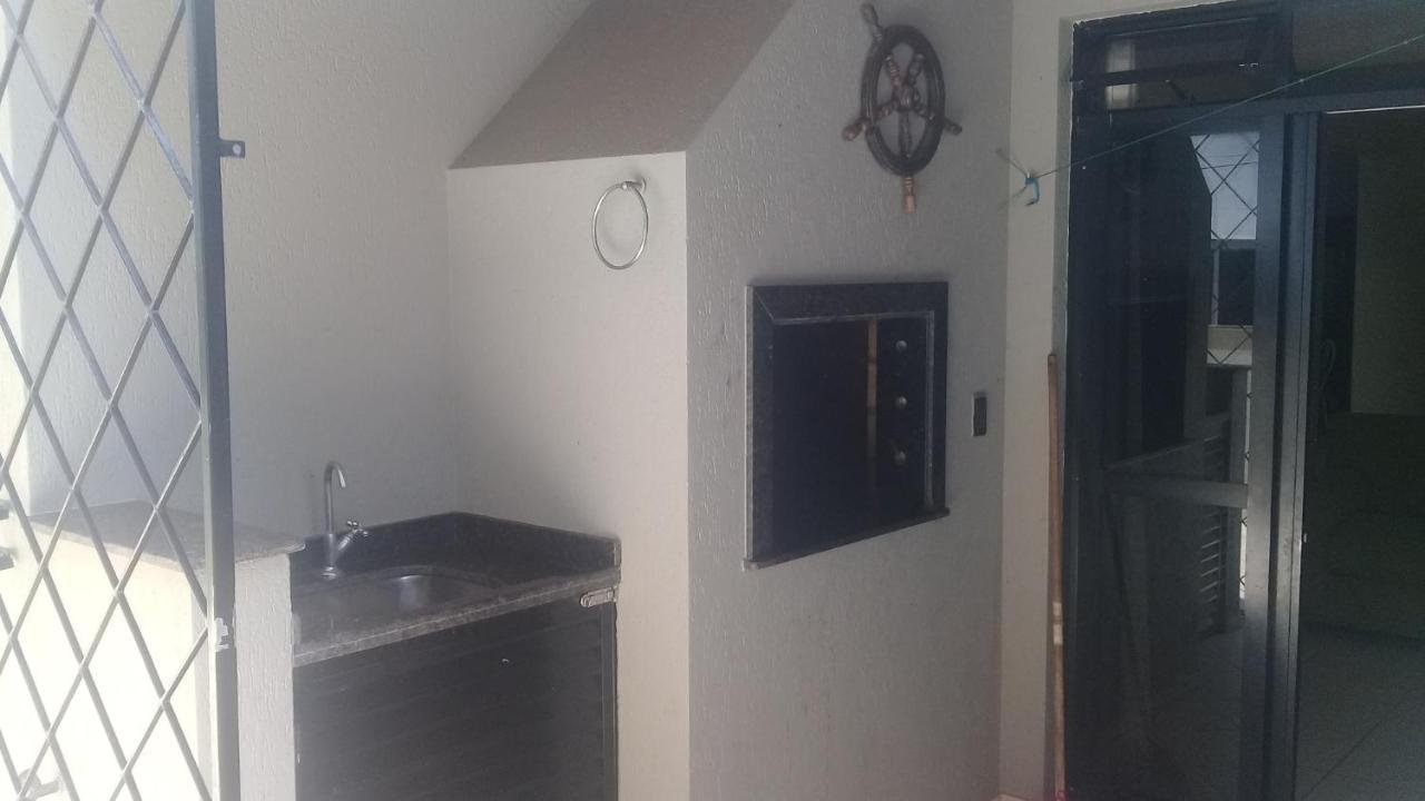 Apartamento De 2 Domitorios E 1 Garagem No Centro De Bombinhas 50 Metros Da Praia Na Avenida Principal Proximo Ao Shopping Punta Blu Bagian luar foto